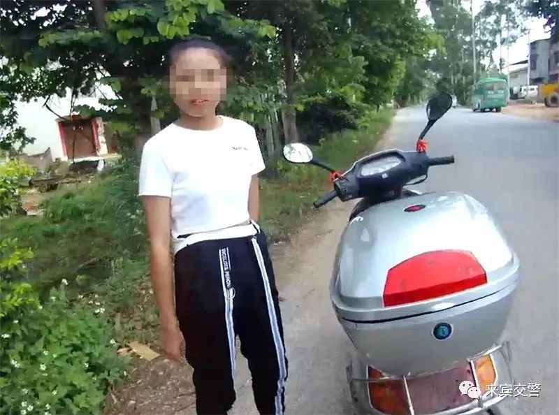 「大曝光」15岁金秀小妹骑摩托还想冲卡,”耍酷“不成反被查