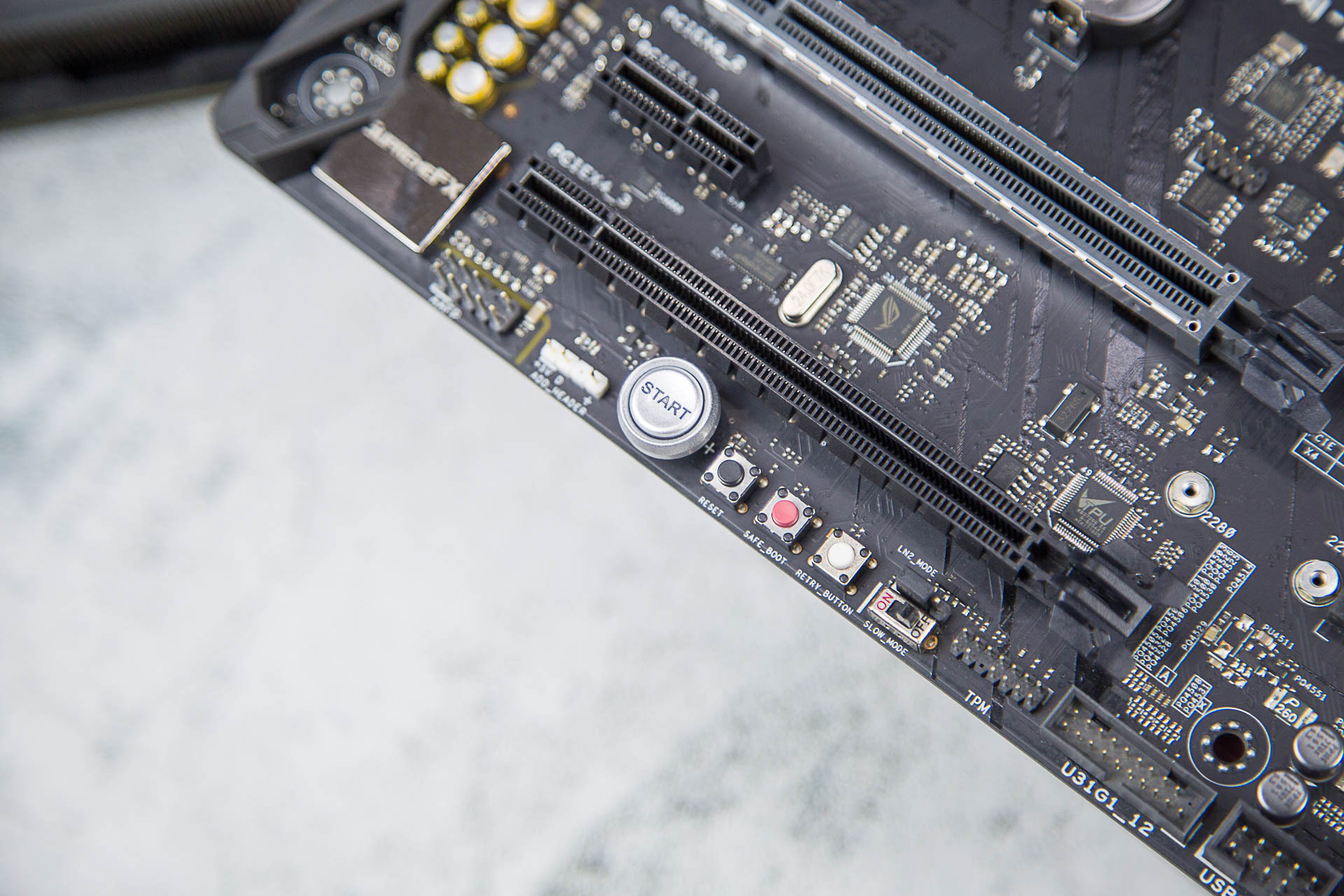 华硕1070ti显卡怎么装,华硕1070ti装机效果