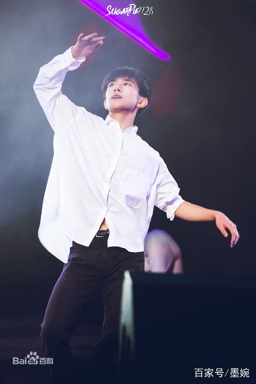 易烊千玺舞姿热烈利落控制力刚硬,易烊千玺热舞神场面