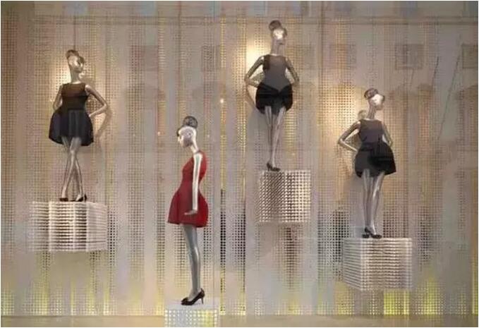 时下年轻人喜爱的潮牌有哪些,年轻人现在穿的潮牌有哪些