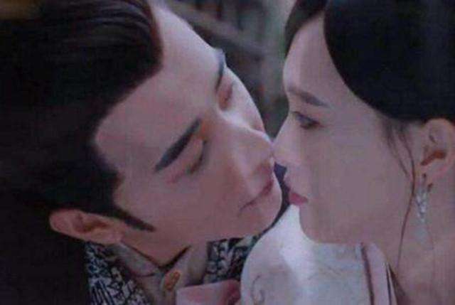 演员在拍吻戏时有哪些是真吻,女明星拍吻戏前有多麻烦