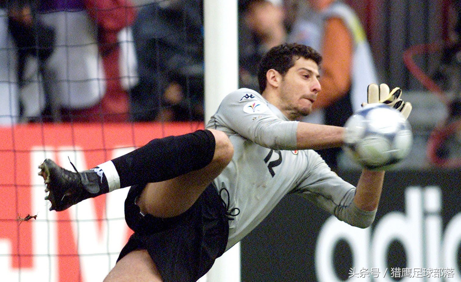 德赫亚18年最佳门将颁奖照片,德赫亚守门员身价