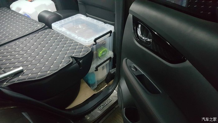 自驾游旅行睡逍客车里,逍客当房车用