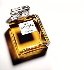 十大女生公认最好闻淡香的香水,女生必拥有的香水大牌