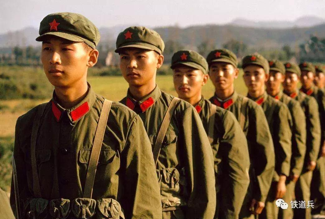 军营紧急集合哨声,军营操练的声音