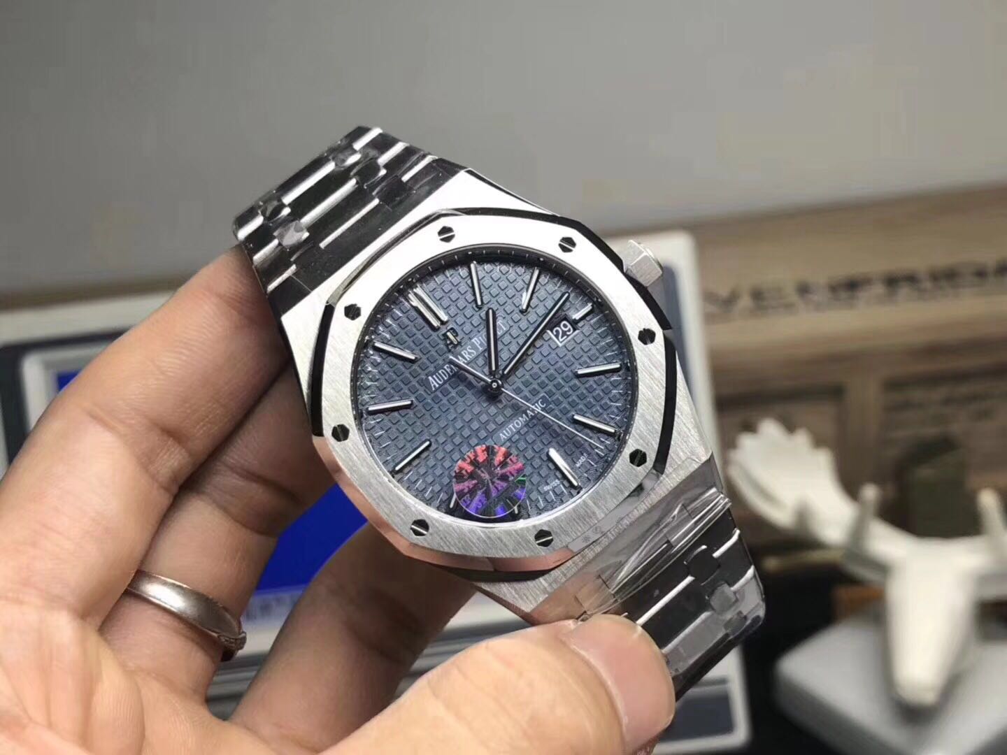 怎样确定自己买的表是不是假表,怎样看买到的是真表还是假表