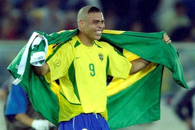 看清楚大罗生涯遭遇的恶劣犯规,罗纳尔多在意甲遭遇的恶意犯规