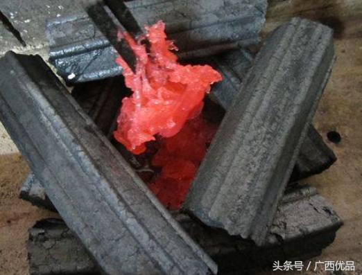 烧烤怎样燃炭最好,户外烧烤炭怎么点燃