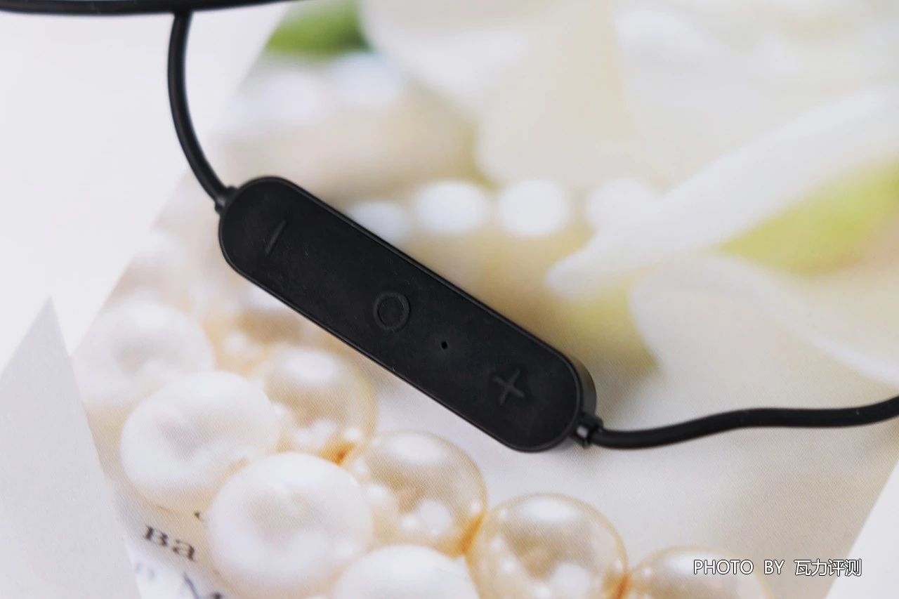 小米蓝牙耳机青春版测评,小米蓝牙耳机青春版蓝灯不停闪烁