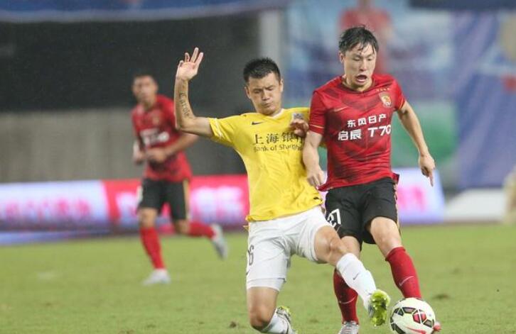 够惨！一场2-3让七冠王再生悬念，45岁少帅给恒大出了一道无解题