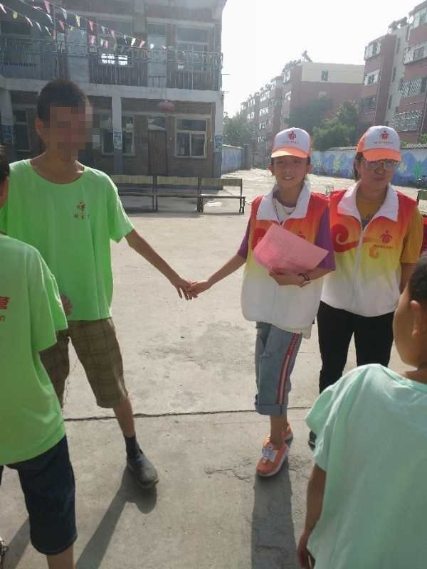 关爱聋哑伴智力障碍儿童,关爱残疾孩子