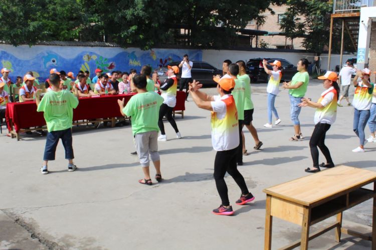 关爱聋哑伴智力障碍儿童,关爱残疾孩子