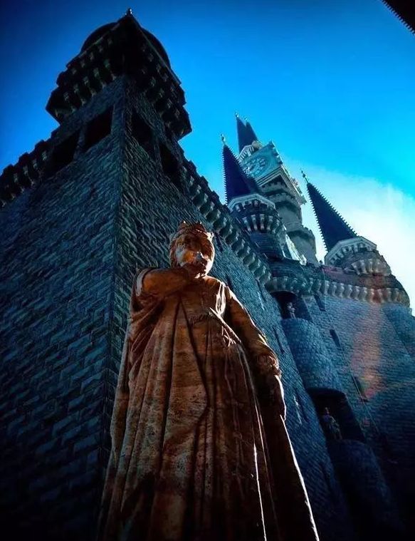 哈利波特要输！河北民间画家花50亿建魔法学校，成奇葩网红