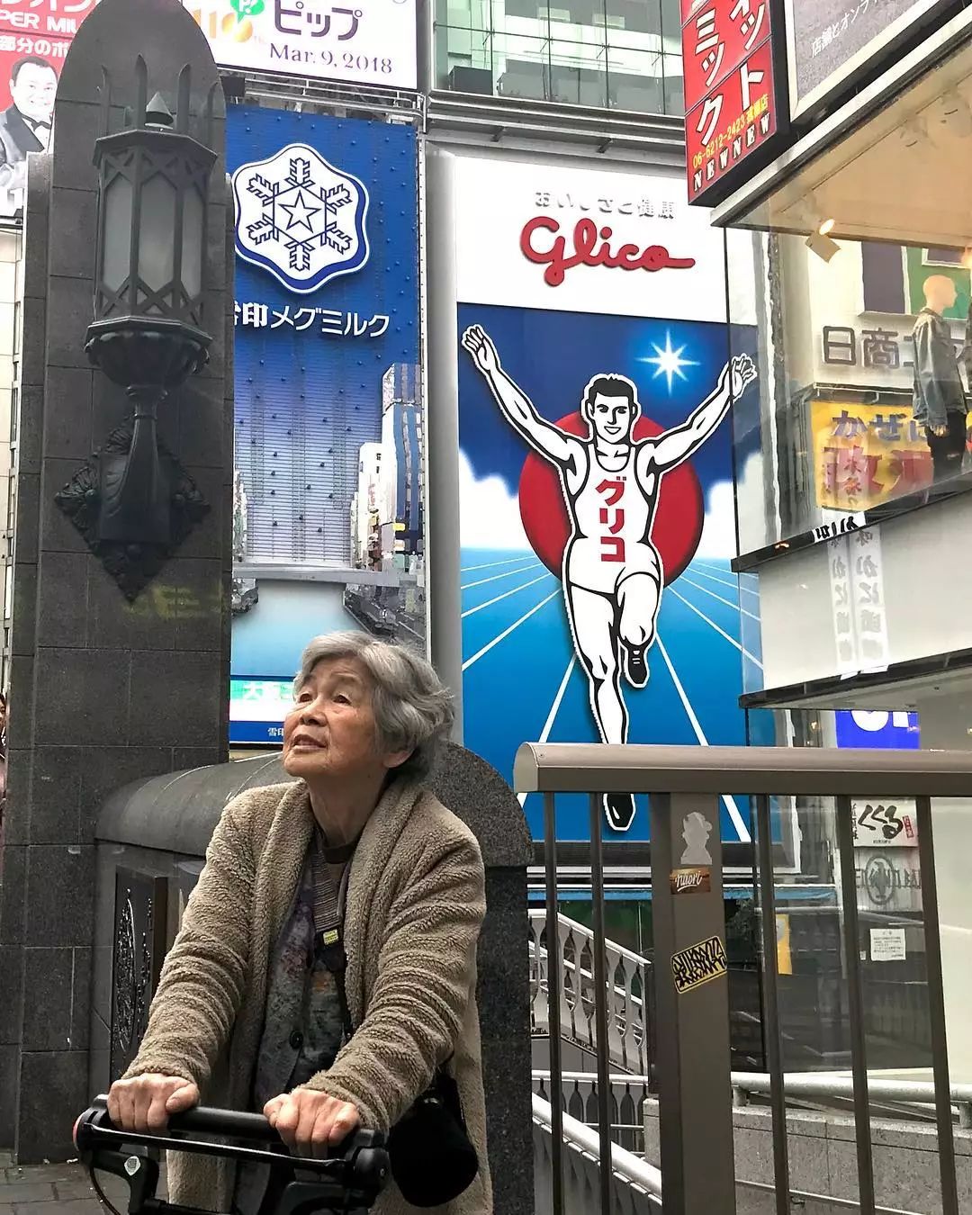 90岁日本老奶奶，酗酒飙车碰瓷却爆红网络丨小麦养老