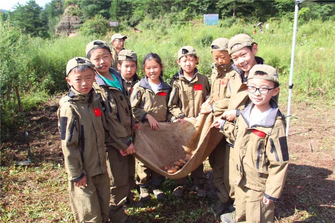带小孩来田间地头体验生活,带孩子体验一下田间生活