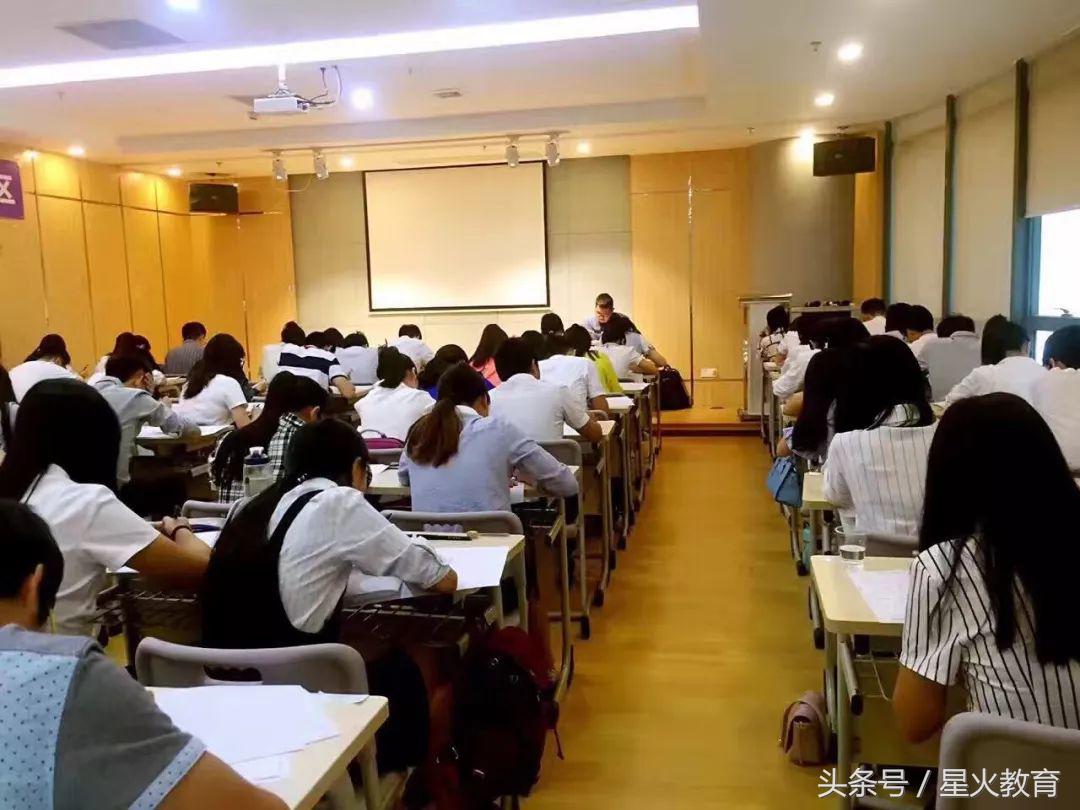 以人才铸就发展，千锤百炼的星火老师