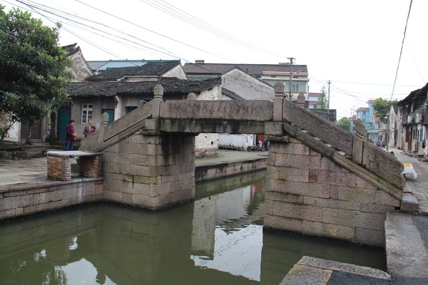 绍兴湖面上的桥,绍兴越城的桥