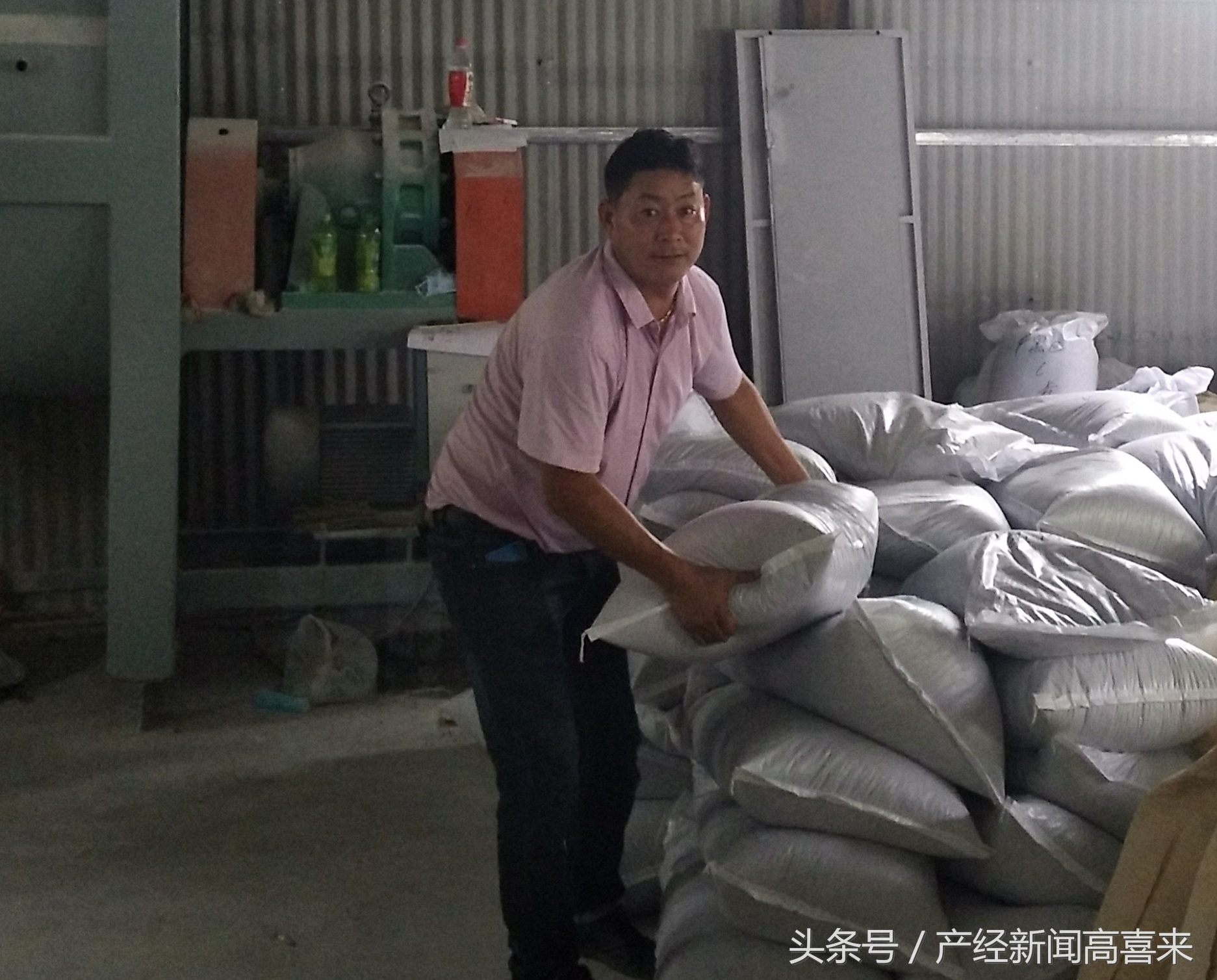 回乡创业办厂惠泽邻里乡亲回报家乡甘于奉献