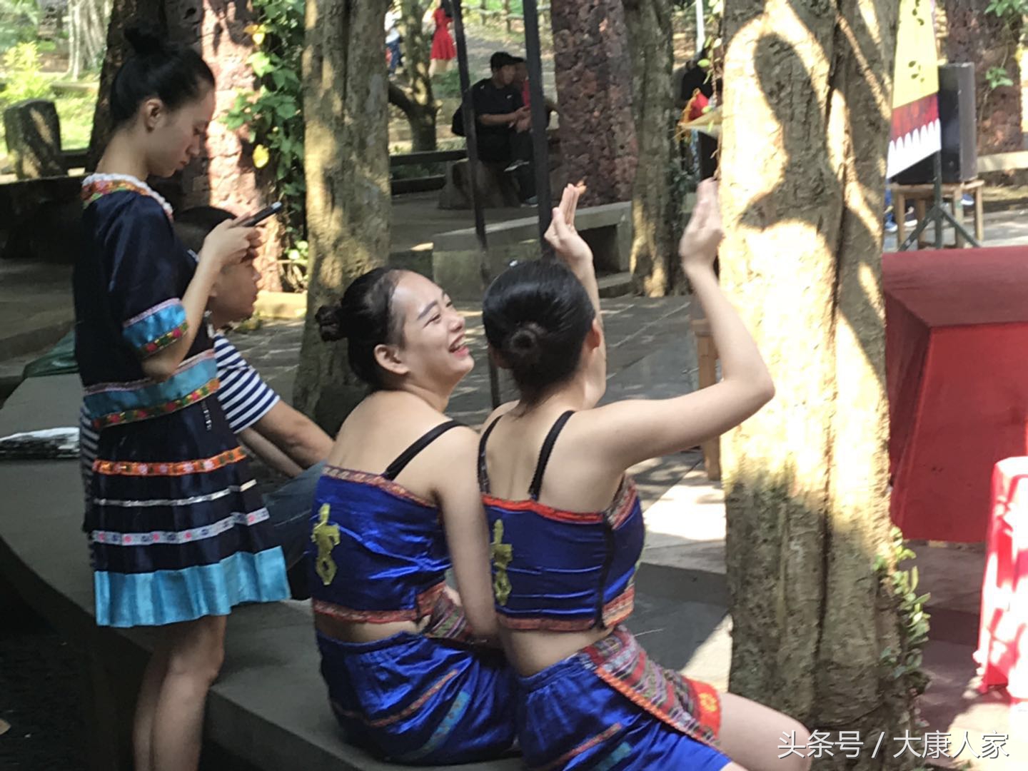 “情人”逢节“情味”浓，人人都有深情在