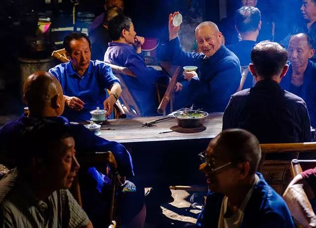 单反相机和手机摄影有什么区别,摄影初学者适合买什么单反相机