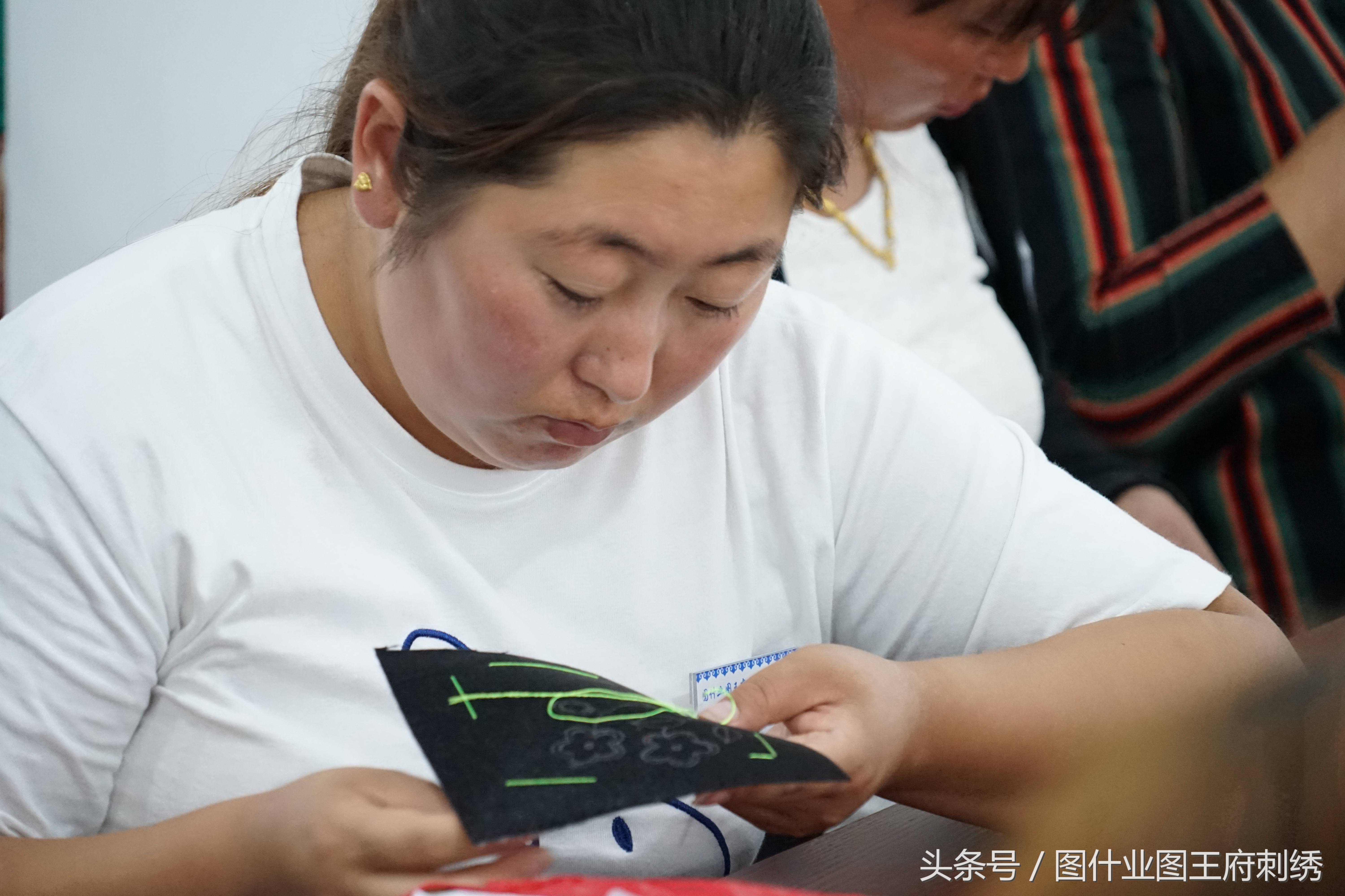 兴安盟科右中旗，有着这样一群人，凭着技艺足不出户就把钱挣！