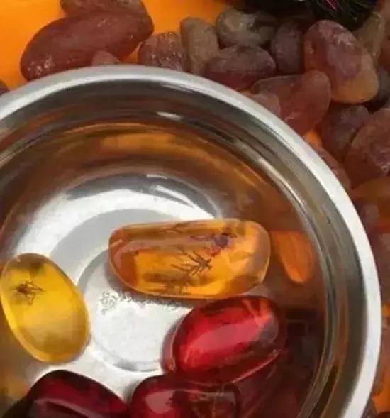 马丽散合成蜜蜡怎么辨别,如何区分马丽散和蜜蜡