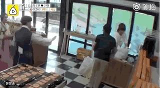 20多岁的小伙娶韩国40多岁的明星,中国富二代娶韩国女孩