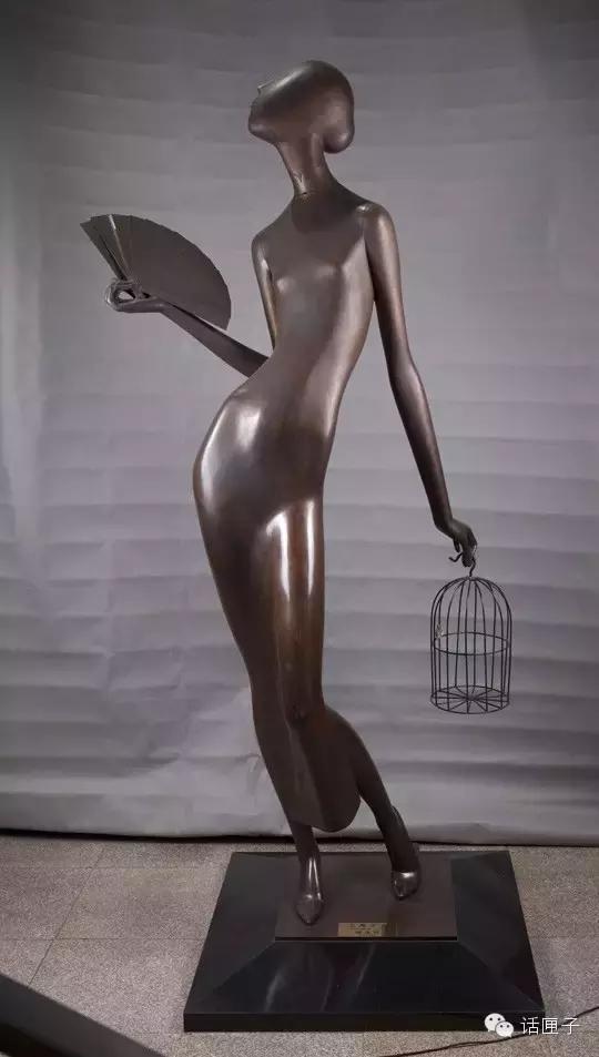 上海中心大厦127层怎么有632米,上海中心大厦632米127层内部