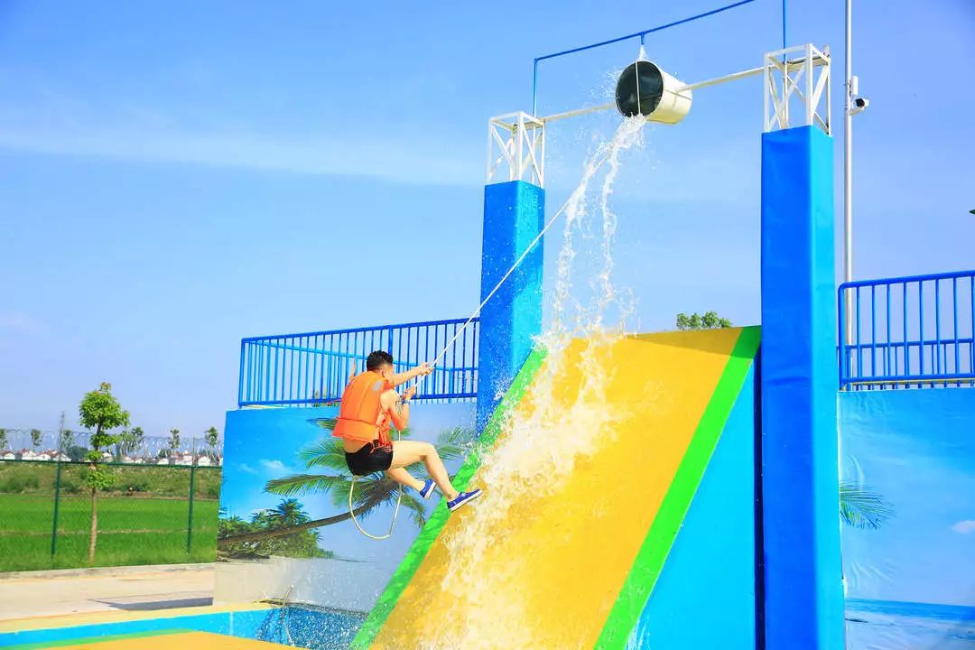 水上冲浪闯关,水上清凉闯关