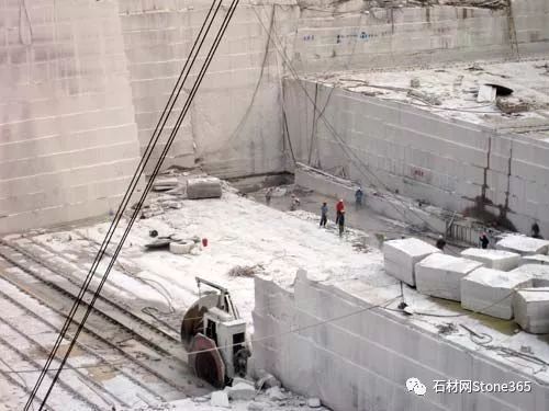 山东黄绣石花岗岩,山东花岗岩黄锈石多少钱