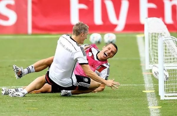 自古红蓝出cp梅西c罗,梅西与c罗cp