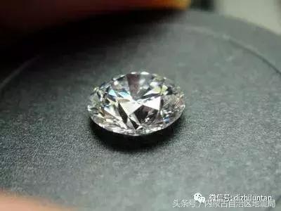 锆石替钻戒,可惜岳父是搞地质的……