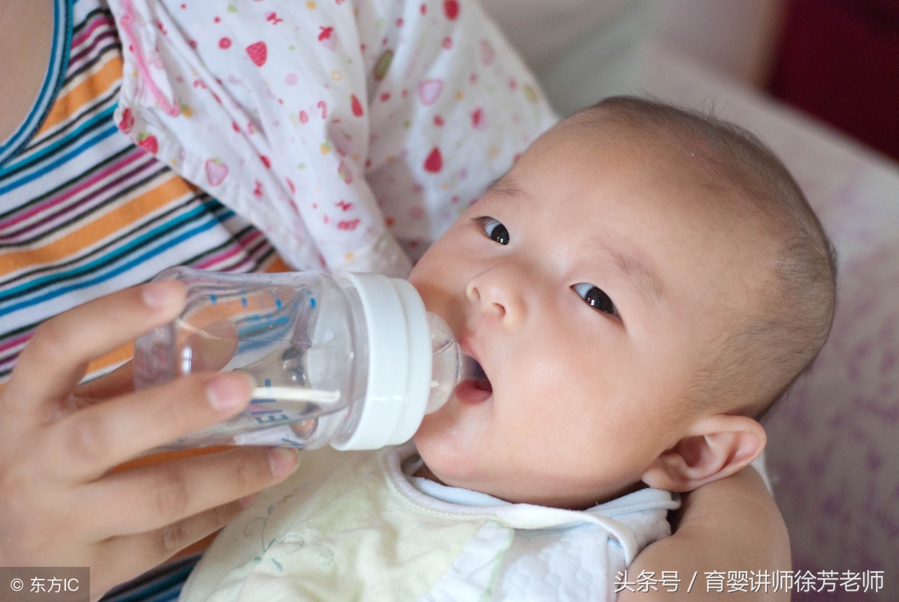 宝宝吐奶应该怎么安慰妈妈,宝宝吐奶宝妈怎样饮食