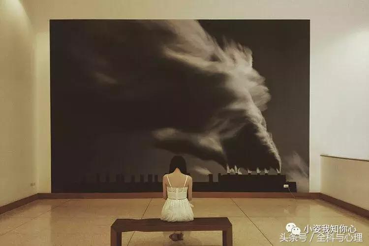 老是感觉自己自卑和不自信怎么办,女人自卑重拾自信