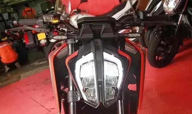 新款ktm790duke水泥灰,ktm发布2018款duke790多少钱