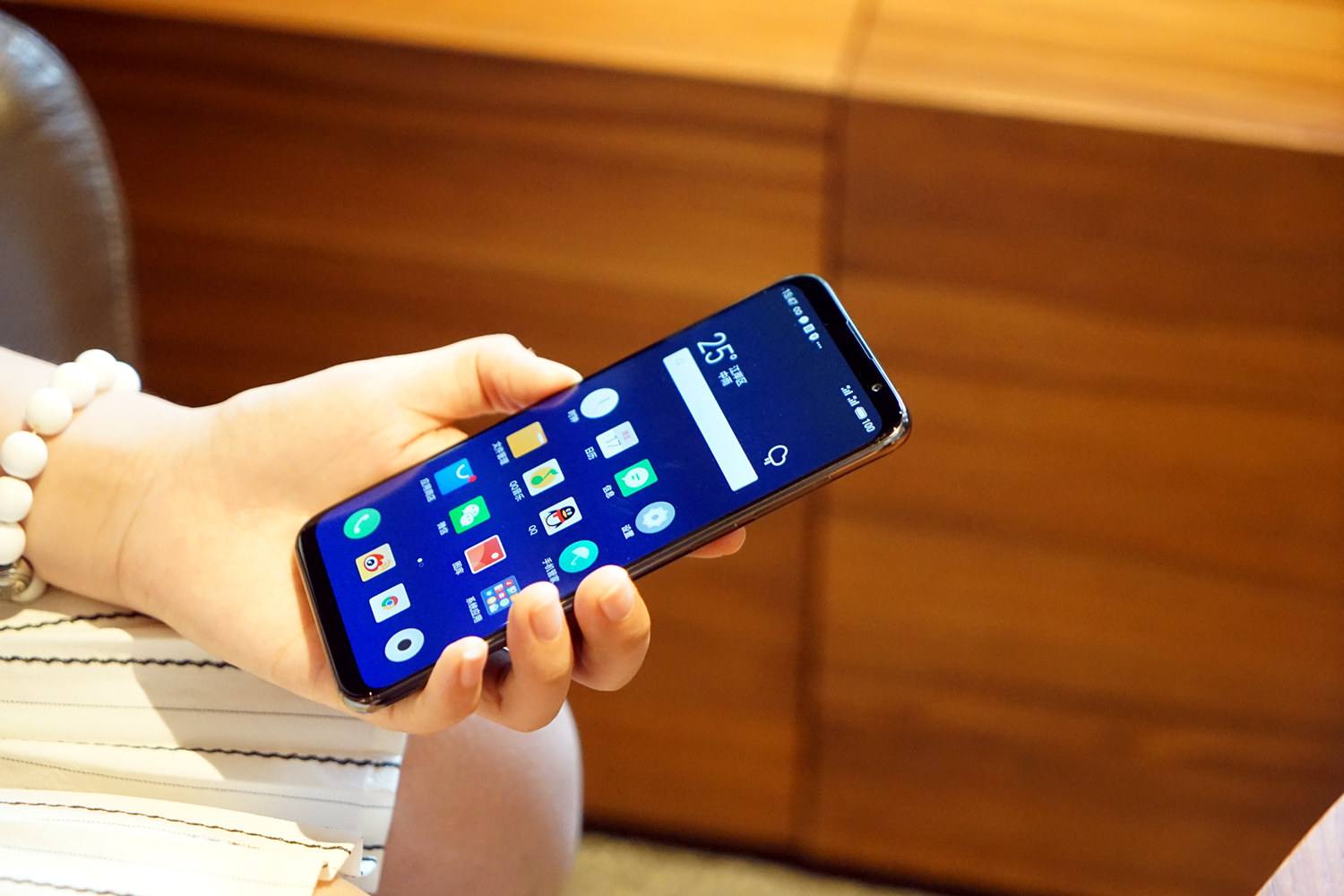 魅族16th相比魅族15到底提升了什么?看完这四点你一定会入手