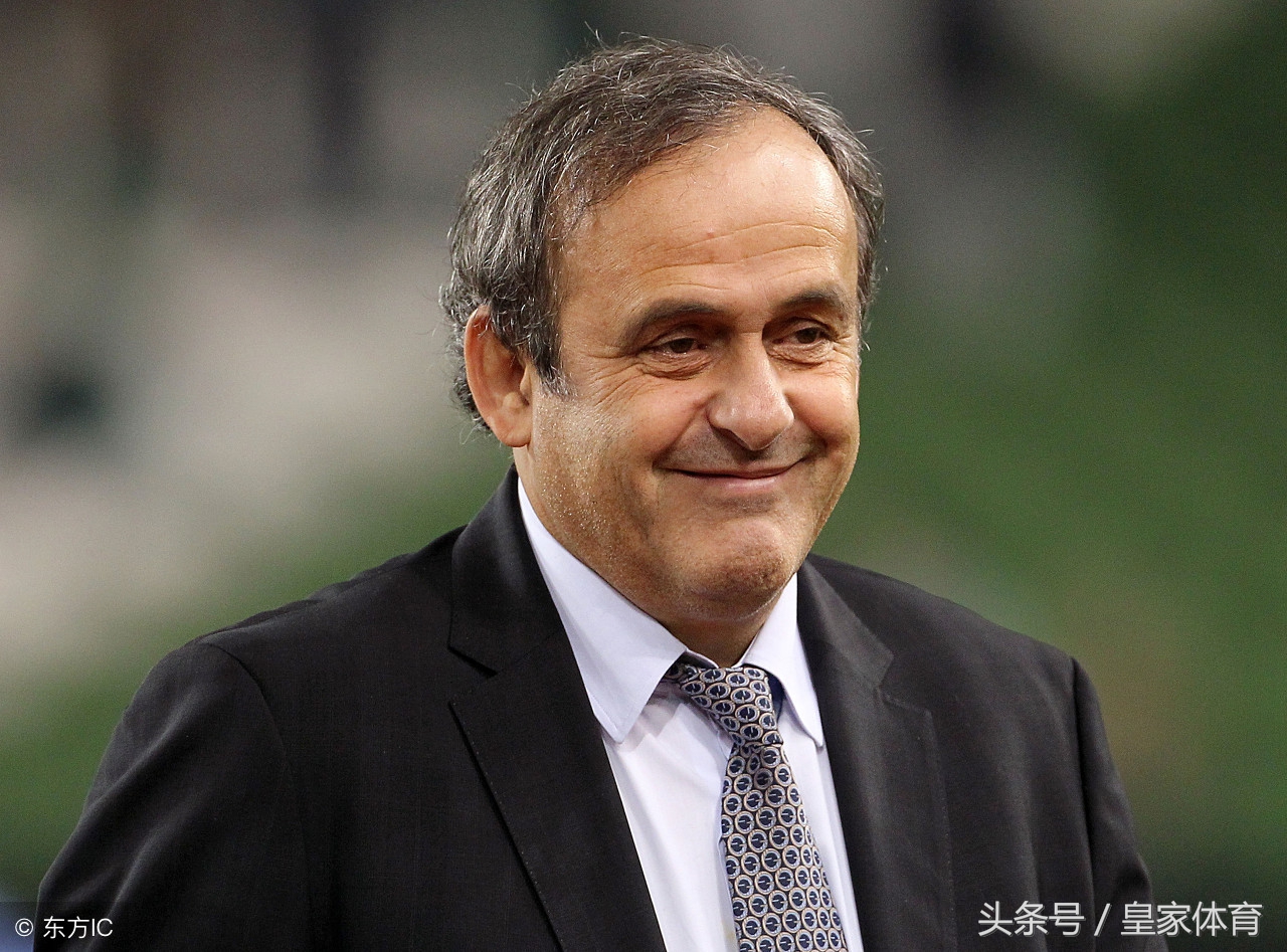 2000年马拉多纳世纪球王,足坛历史第一人马拉多纳