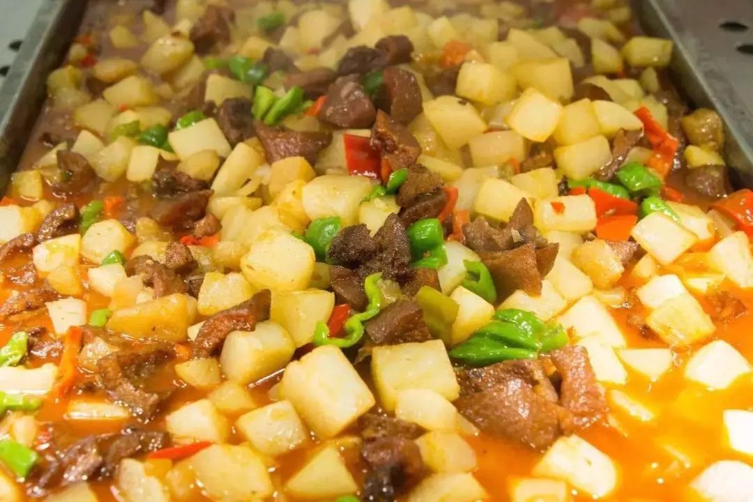 比二本线高一点的学校,比二本线多1分的本科能被录取吗