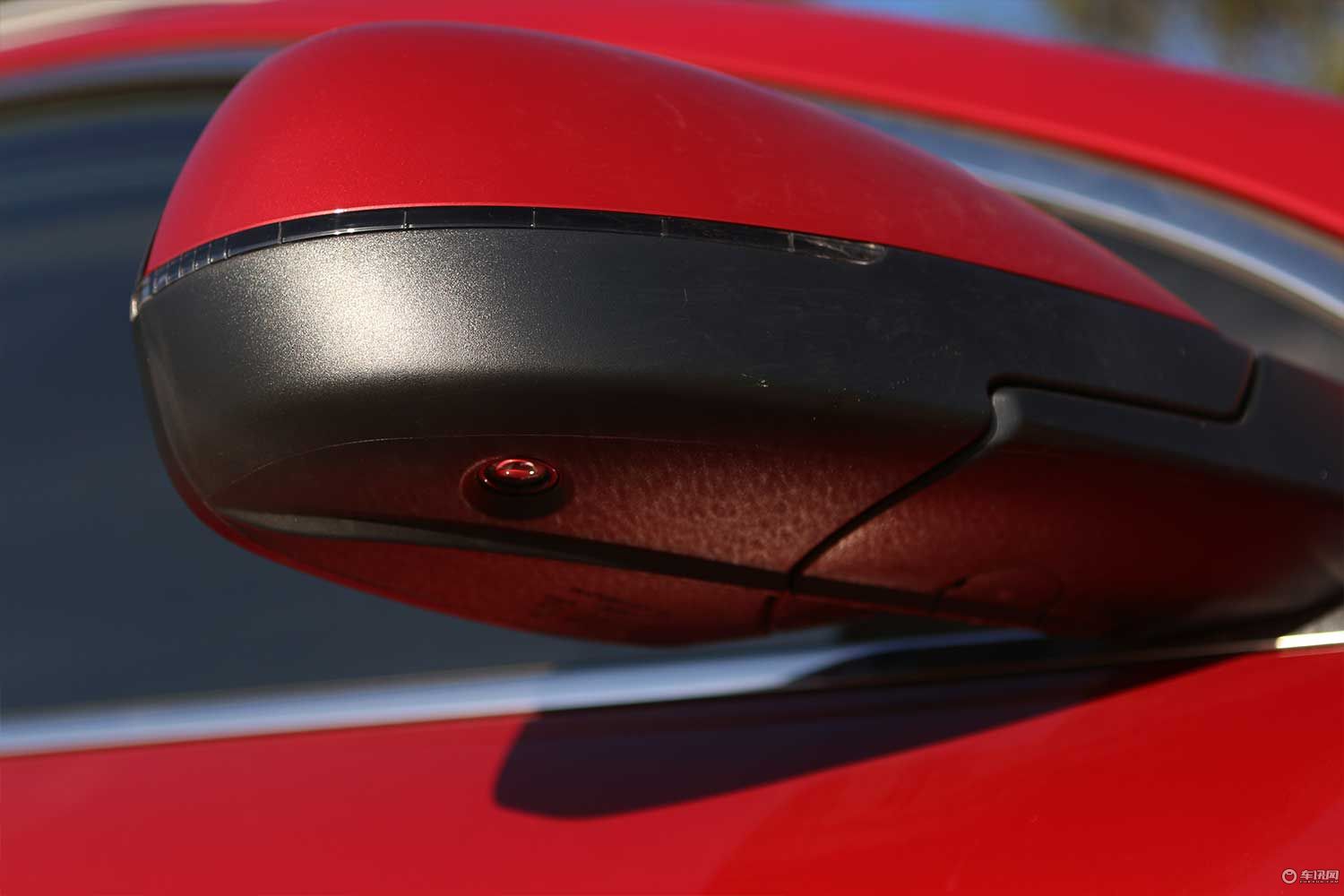 扔下了女朋友去草原试驾哈弗H2s7万块的个性小车成为了“新欢”