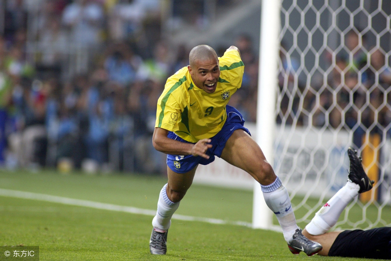 小罗评价罗纳尔多技术,罗纳尔多和小罗梅西谁厉害