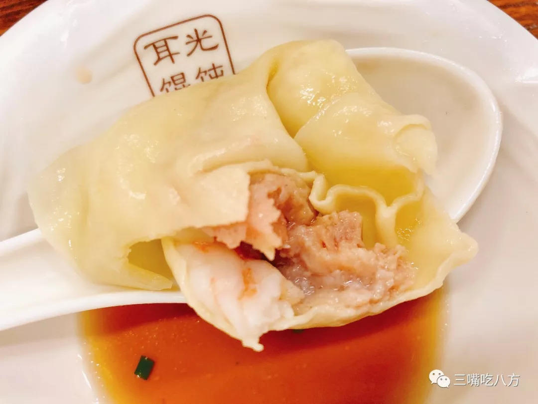 当年要是我没去批发美容美发产品，现在哪里还有小杨生煎的机会！