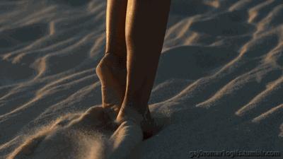 痛苦是因为想要的太多,一想要小肚子就疼