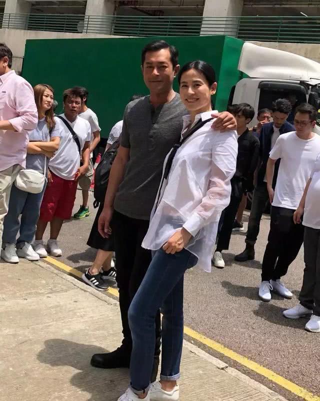 护肤冻龄秘诀,周慧敏保养秘籍