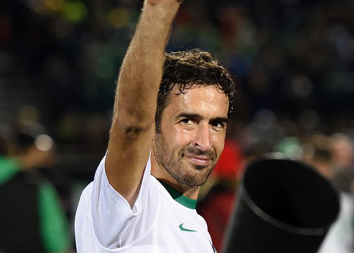 伯纳乌王子劳尔简介,劳尔在伯纳乌完整版