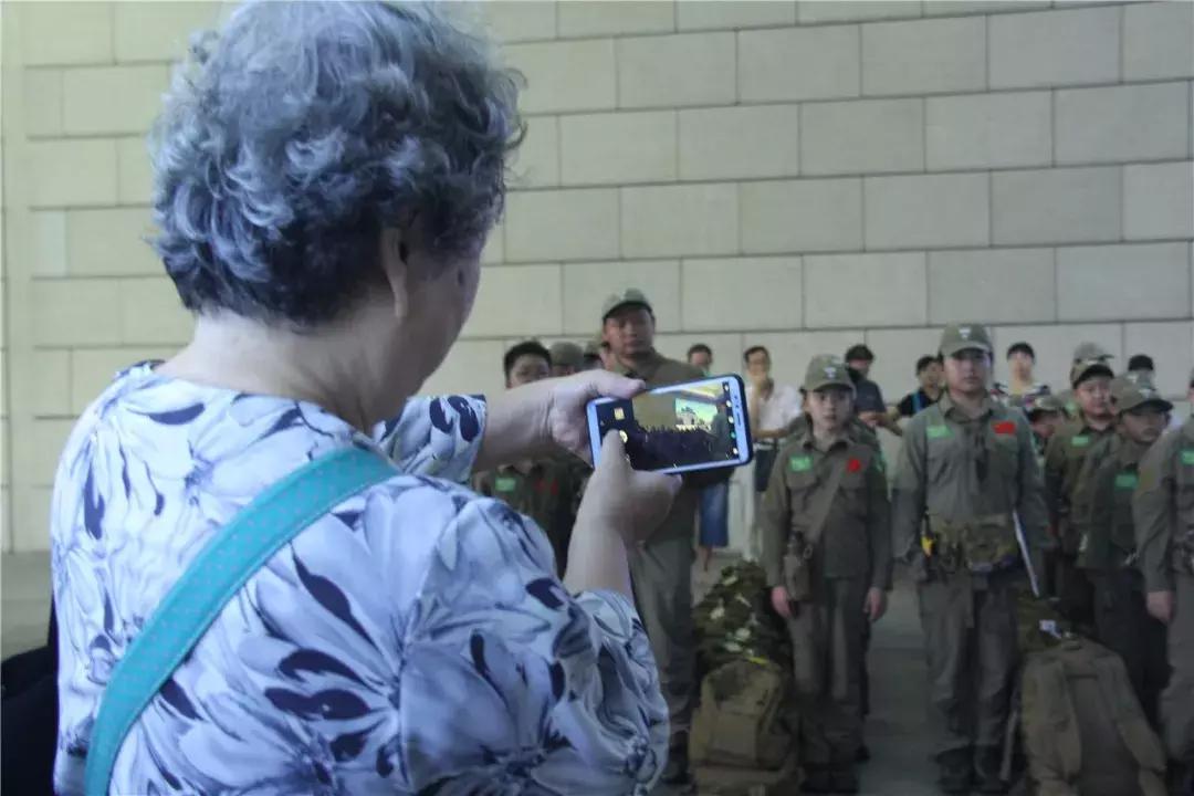 吹响欢乐集结号,吹响集结号奏响主旋律