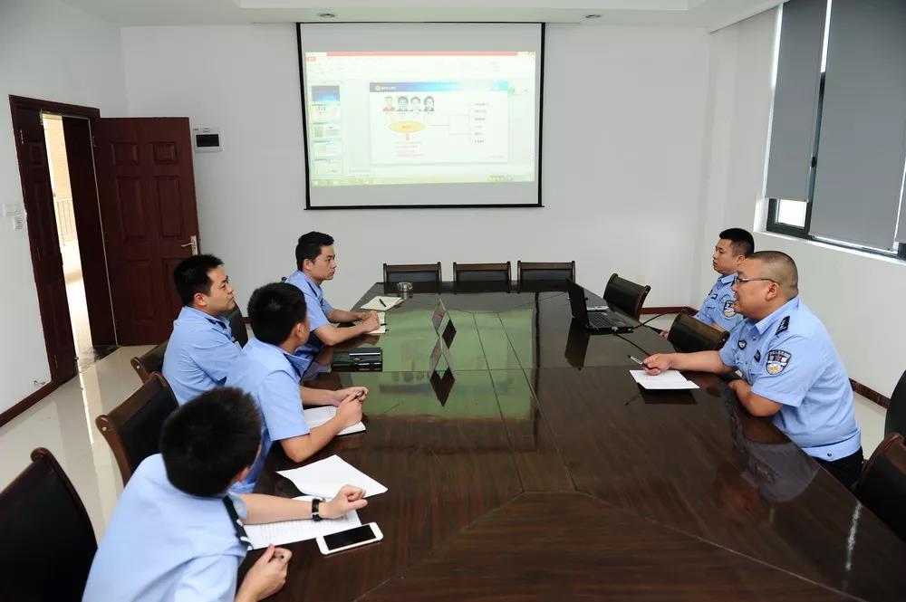 网警发短信提醒拒绝网络谣言,网警提醒诈骗