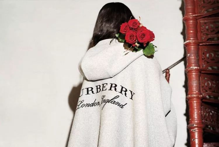 burberry为什么logo不一样,burberry的新logo在什么时候换的