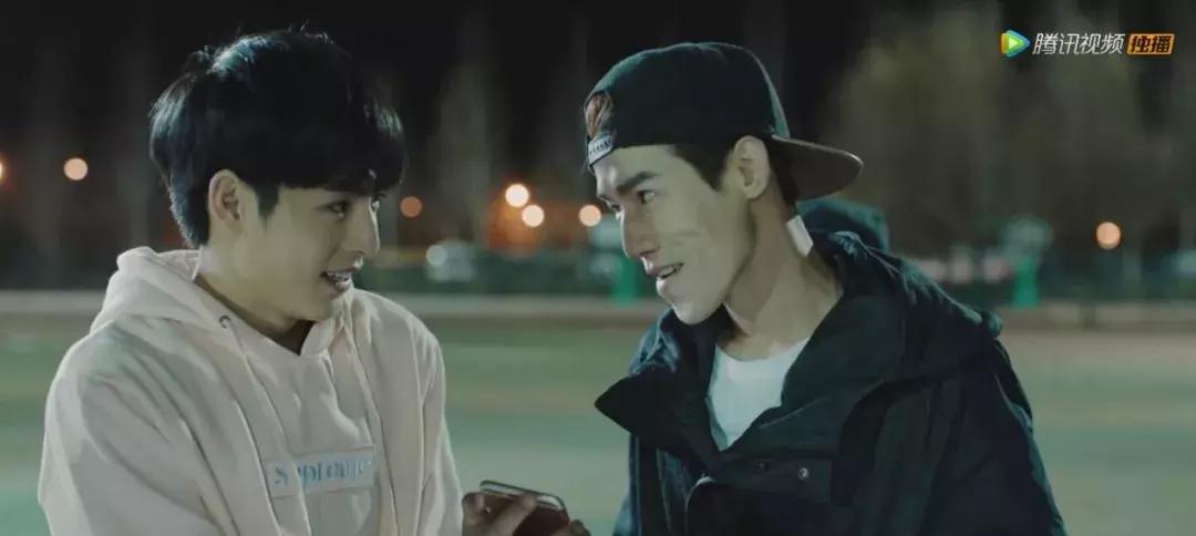 王皓轩宋继扬李泊文拍陈情令花絮,王皓轩沙海陈情令反差