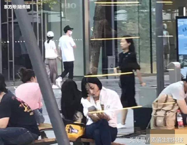 冯绍峰赵丽颖聊天,赵丽颖冯绍峰谈恋爱逛街