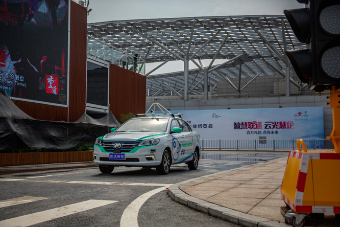 力帆将推智能汽车新品牌！未来有4条腿去弯道超车